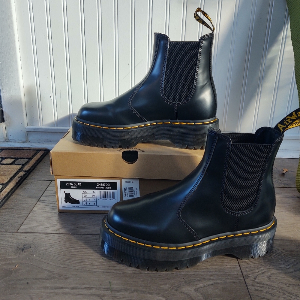 Dr. Martens 2976 Quad Boot (Platform)